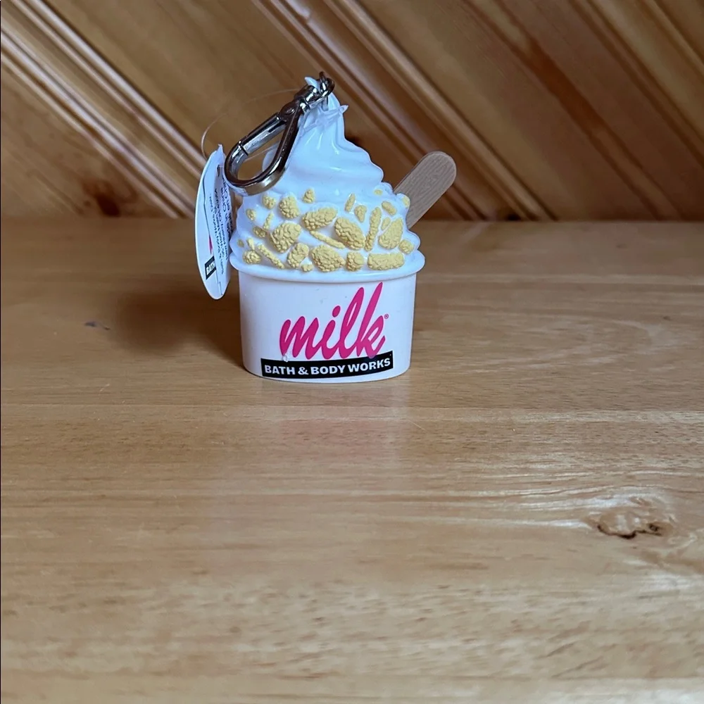 Bath & Body Works x Milk Bar Cereal Milk Soft Serve PocketBac Holder